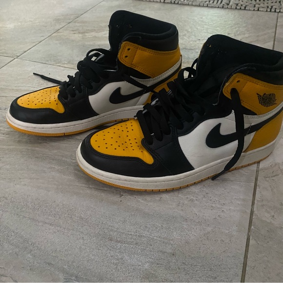 Nike Air Jordan 1 Mid Taxi Shoes White Black Yellow Size 6.5 - Picture 4 of 5